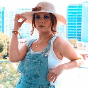 Meet your Posher, Yenifer rossana